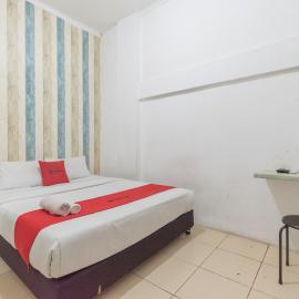 RedDoorz near Plaza Araya Malang