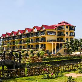 Hotel Dream Land With Swimming Pool Facility In Lataguri, hotel v mestu Lataguri