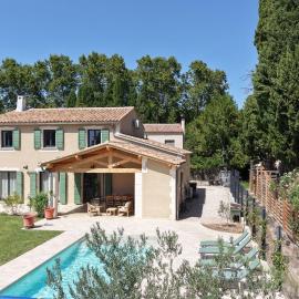 Family villa with pool, sleeps 8, Maussane-les-Alpilles