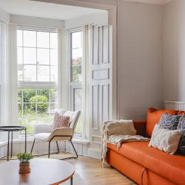 Flo Suite I 2x Free Parking I Trendy 3BR I Sleeps 8 I I Close to Mumbles Promenade I Swansea Bay Beach I Swansea Arena I Wi-Fi I Pool Table, מלון בדה ממבלס