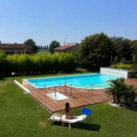Agriturismo La Boschina, hotel Cremában