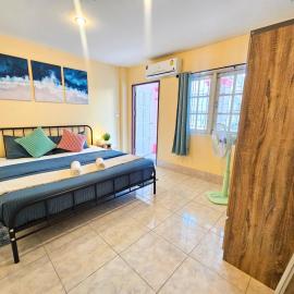 Ubuntu Live Boutique Hostel & Rooms - Phuket Old Town