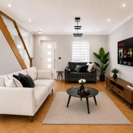Modern, Comfortable 3 Bedroom Contractors and Business Travel Accommodation in Spalding, Lincolnshire with Parking for 2 Vehicles, Hotel in Pinchbeck