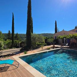 Salernes में, होटल Aux trois Cyprès Salernes en Provence