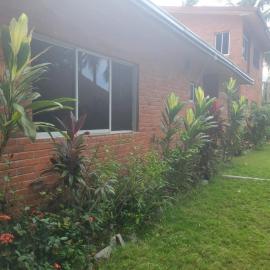Sea Breeze Village Lodge, hotelli kohteessa Winneba