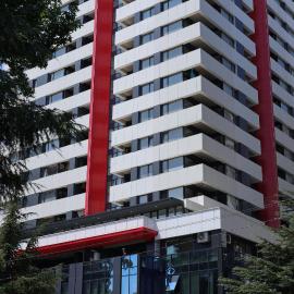 Arena Aparthotel, hotell i Angisa