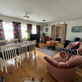 Yellow dreams house - 3 min from highway, sauna, big private parking, air conditioning