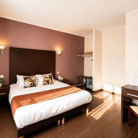 Brit Hotel Confort Auclair โรงแรมในกีเรต์