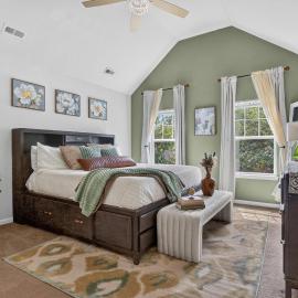 Prime Location in Chesapeake with Spacious 4BR & Big Kitchen, hotel em Chesapeake