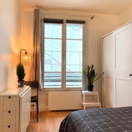 Central Bright Apartment Near Marais