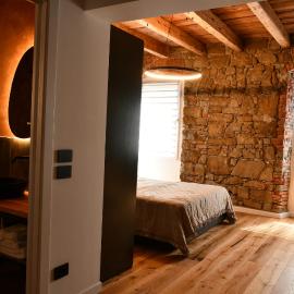 Stevoski Rooms - Modern Comfort in a Historic Stone House, hotelli kohteessa Cormòns