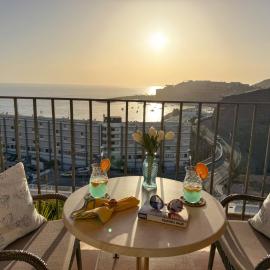 Sunset Balcony & Sea Views in Patalavaca Apt 18, hotel v destinácii Patalavaca