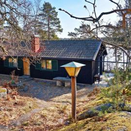 6 person holiday home in DJURHAMN-By Traum, hotel en Djurhamn