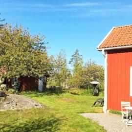 6 person holiday home in LIDKÖPING-By Traum, готель у місті Лідчепінг