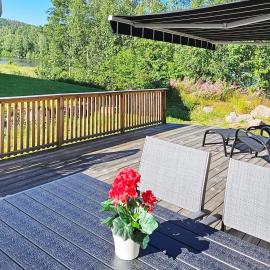 4 person holiday home in Karlskoga-By Traum, hotell i Karlskoga