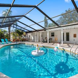 Screened Heated Pool, 15 Min to Beach 4BR Sleeps 10, Largo