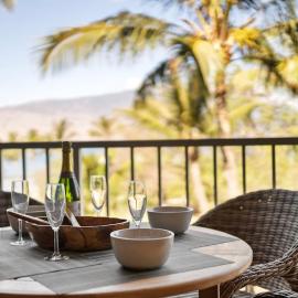 Remodeled BeachFront 2BD Whale Watching-Menehune Shores 402