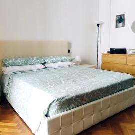Casa Vitto Spazioso Bilocale, Air Conditioning , Wi-Fi, near Train Station and Airport