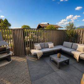 ACHZEIT - Alpenhaus mit Sauna, Kamin & Grill nahe Oberstdorf - 3BR, hotell i Fischen