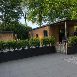 Schitterend gelegen luxe ingericht 6 persoons chalet met hottub aan de bossen in Putten 4-15, hotel em Putten