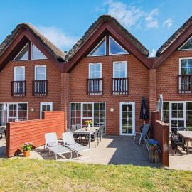 8 person holiday home in Rømø-By Traum, hotel en Kongsmark