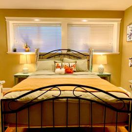 A Room of One's Own-A perfect getaway by the sea in North Nanaimo