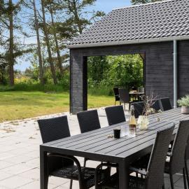 Spacious Retreat for 20 - By Traum Ferienwohnungen, hotel a Henne Strand
