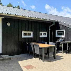 12 person holiday home in Fanø-By Traum