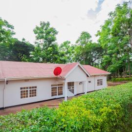 Akupu homes-Kilimanjaro view,10pax Breakfast, Hotel in Kirua