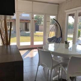 Hogar cálido en la ciudad e ideal para familias，孫察列斯的飯店