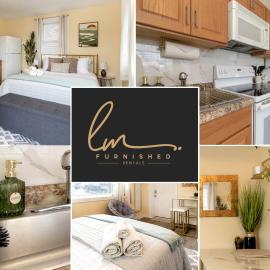 Chic Groton Studio • A Cozy, Modern & Central Gem