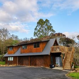Peaceful Loft Haven - Auckland, hotel a Waiau Pa