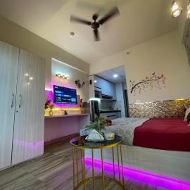 Flat in Greater noida Premium stay paramount