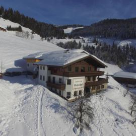 Cozy holiday apartment near the ski slope