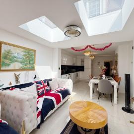 London Central 4 bed House with Garden, מלון בלונדון