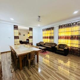 Shan Guest House, hotel em Monaragala
