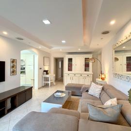 Heart of St Juliens near Paceville and Beach Spacious 3-Bedroom