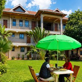 Buffalo Guest Park, hotel en Meru