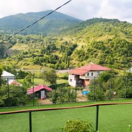 Guest House Riverside, hotell i Lentekhi