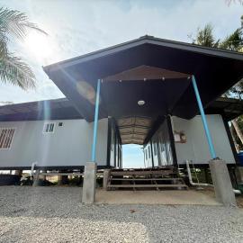 Putatan में, होटल KKIA Beach House