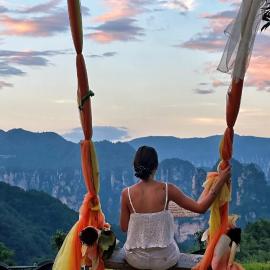 Zhangjiajie Valley Love Original Ecological Hotel - Free pick-up and drop-off Service - 24-hour Self-service coffee - Ice Cubes - Outdoor viewing Platform - Self-service laundry room Dryer - Free photography service in Hotel area, готель у місті Чжанцзяцзе