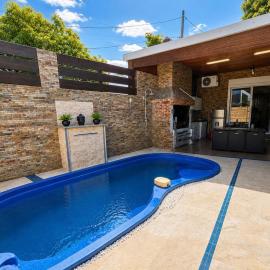 Villa des Bambous piscine jeux et confort