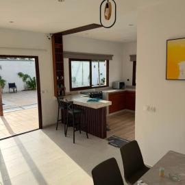 Villa luxueuse et spacieuse avec piscine 4 pieces, hotel di Assinie