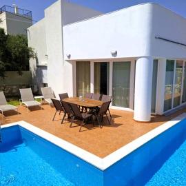 Villa IRA with private pool near the beach