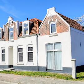 Volledig gerenoveerde luxe gastsuite met ontbijt, khách sạn ở Vlissingen