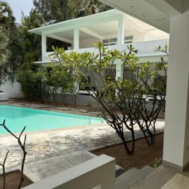 Eden Twin Beach Villas, hotel en Mambrui