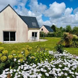 Villa proche mer, Entre Audierne et Pointe du Raz，Primelin的飯店