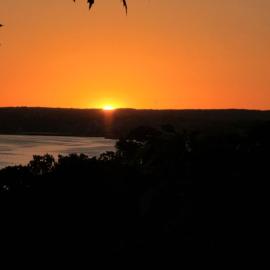 Ozark Lakeview Penthouse 3bed 3bath Condo in Osage Beach Escape, hotel en Osage Beach