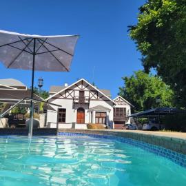 The Oak Potch Guesthouse, hotel en Potchefstroom