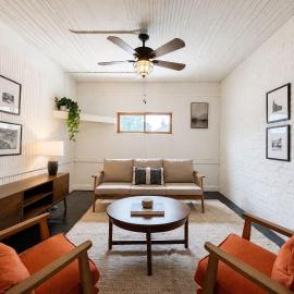 Downtown Neenah Charm Cozy 2BR Upper